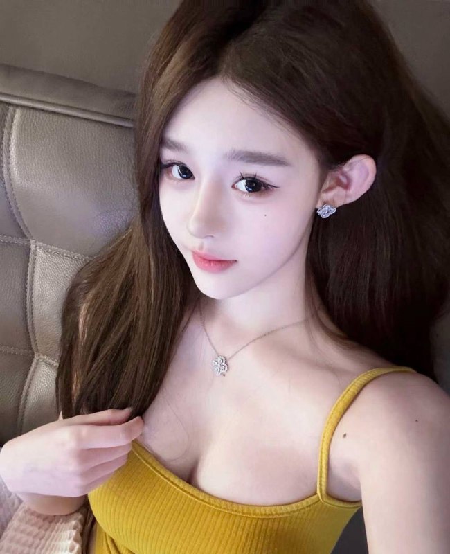 广州如梦🏠小苏真𝟬4 真🐻D 171 95斤𝙅𝙥新人兼职 清纯甜美 精致洋气👀大眼𝘽𝙖𝙗𝙮𝙛𝙖𝙘𝙚型低素质人士勿扰⚠️可纯可甜細腰筷子腿身材比例完美  高級氣質女友feel