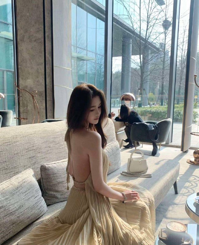广州如梦🏠小苏真𝟬4 真🐻D 171 95斤𝙅𝙥新人兼职 清纯甜美 精致洋气👀大眼𝘽𝙖𝙗𝙮𝙛𝙖𝙘𝙚型低素质人士勿扰⚠️可纯可甜細腰筷子腿身材比例完美  高級氣質女友feel