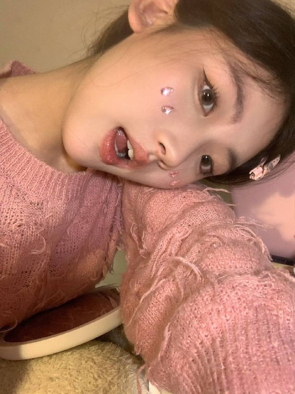 图图🏠广州💕🎏广州真实学生.🧚‍♀️身高：净172cm·🧚‍♀️年龄:   真实07·🧚‍♀️罩杯:   C无任何纹身 全身无整·🧚‍♀️皮‎肤‎雪 白  性格温柔·🧚‍♀️声音甜美 不催事·🧚‍♀️人照🈚️差距、支持验证