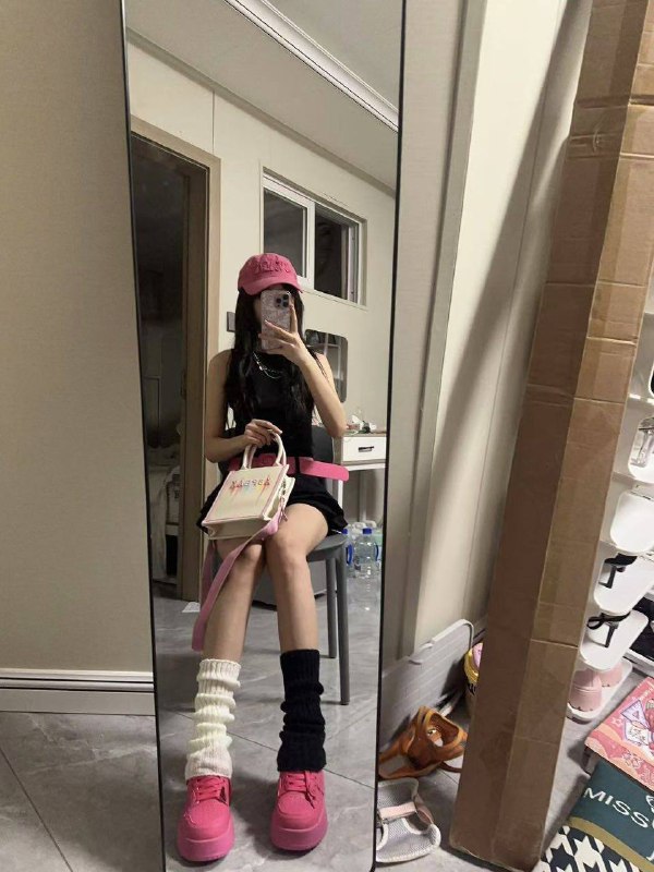 图图🏠广州💕🎏广州真实学生.🧚‍♀️身高：净172cm·🧚‍♀️年龄:   真实07·🧚‍♀️罩杯:   C无任何纹身 全身无整·🧚‍♀️皮‎肤‎雪 白  性格温柔·🧚‍♀️声音甜美 不催事·🧚‍♀️人照🈚️差距、支持验证
