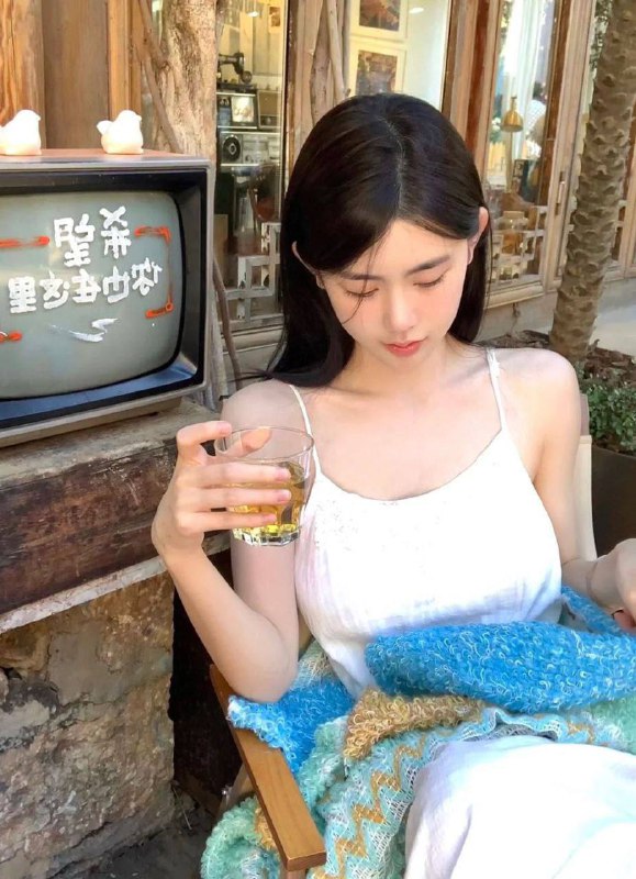 图图🏠广州广州 小女友 硬5🦜03年170c甜美可人小仙女a4腰 筷子腿，天然无整，真🐻配合高    前凸后翘 ，肤白嫩滑在校生，短期兼职
