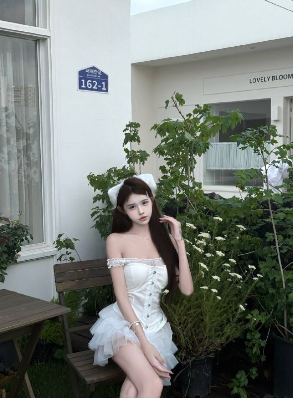 广州 蓝白白🏡维维🌟圈外兼职•🌸身高/170•✨体重/42KG•✨年龄/03•🌸胸围/🐻D•🌸清纯网红脸、穿着洋气、性格开朗活泼热情•🌟有耐心 态度好 超级配合•🌸全身无赘肉、A4腰🥢子腿•🌸可纯可欲  情绪价值满满～