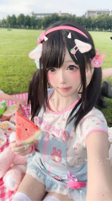 广州 蓝白白🏡小熙07 170🐻c网红白虎款萝莉+真实网红粉丝10万➕天然无整  现实小绵羊🛏️似小狼声音超甜  让您男友感体验爆棚雪白肌肤 凹凸有致 完美身材会聊天待客如男友   不催不事 高情商女
