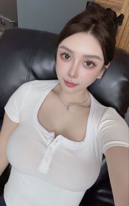 广州阿宝家堵堵1混血大蜜🍑体验不一样的异国风情海拔168cm 体重98斤🐻C外表火辣 内心温柔 喜欢健身完美S型身材🍑臀 真人真照🉑验Fw好 情商高🉑酒✌️