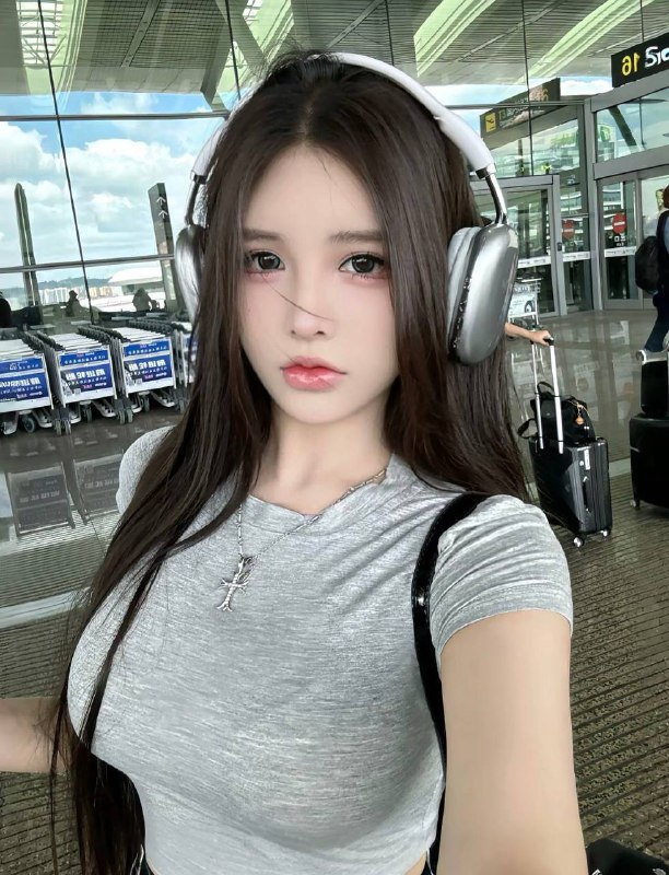 广州阿宝🏠05年台湾美术系校花台湾美术在校生首开纯天然妈生脸 可纯可欲五官精致 0整容0微调  皮肤白皙吹弹可破170 E 真实漫画🐻气质出挑#台湾