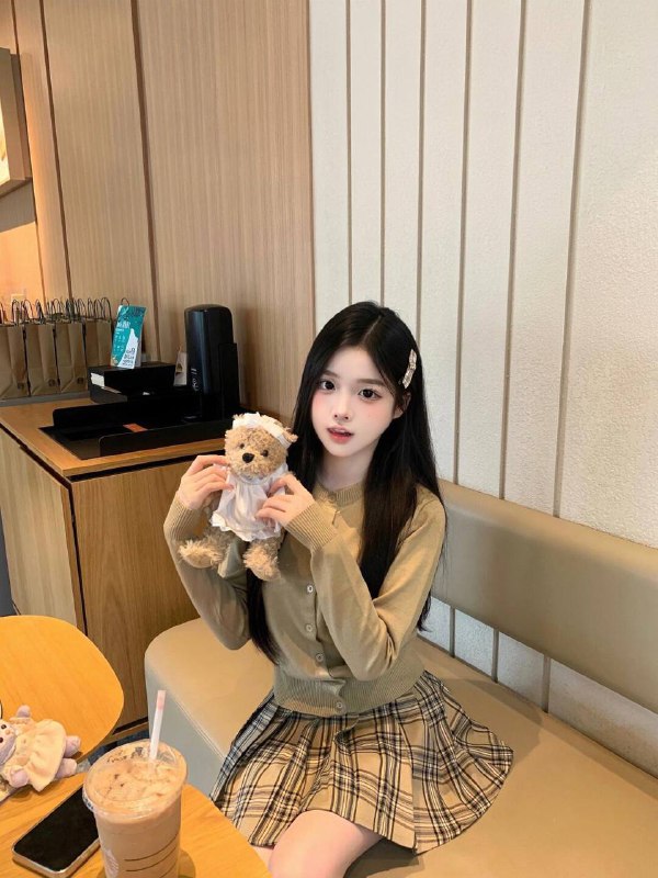 广州阿宝🏠06宛宛06年  暨南大学大二兼职 有学生证Age：06  Height：170cm Cup：C🍓真实学生兼职 可看证🍓真胸 妈生脸 无整🍓清新自然 乖巧礼貌🍓高素质  性格好  在校生🍓筷子腿 听话懂事  不催不急🉑登记🉑代开🉑蛇纹#宛宛