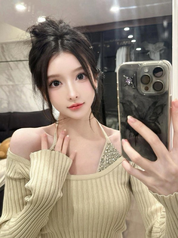 广州阿宝🏠白虎🐯全身丝滑，🥛牛奶肌肤，🉑液体🉑无套。艺名🍓草莓胸围C，身高172爱好/瑜伽，健身房，舞蹈，唱歌全身雪白，上粉下嫩-你我素未见面，你就是我的唯一，带客如男友#草莓