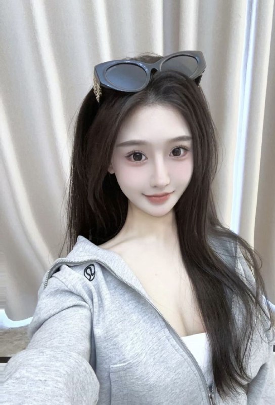 广州阿宝🏠白虎🐯全身丝滑，🥛牛奶肌肤，🉑液体🉑无套。艺名🍓草莓胸围C，身高172爱好/瑜伽，健身房，舞蹈，唱歌全身雪白，上粉下嫩-你我素未见面，你就是我的唯一，带客如男友#草莓