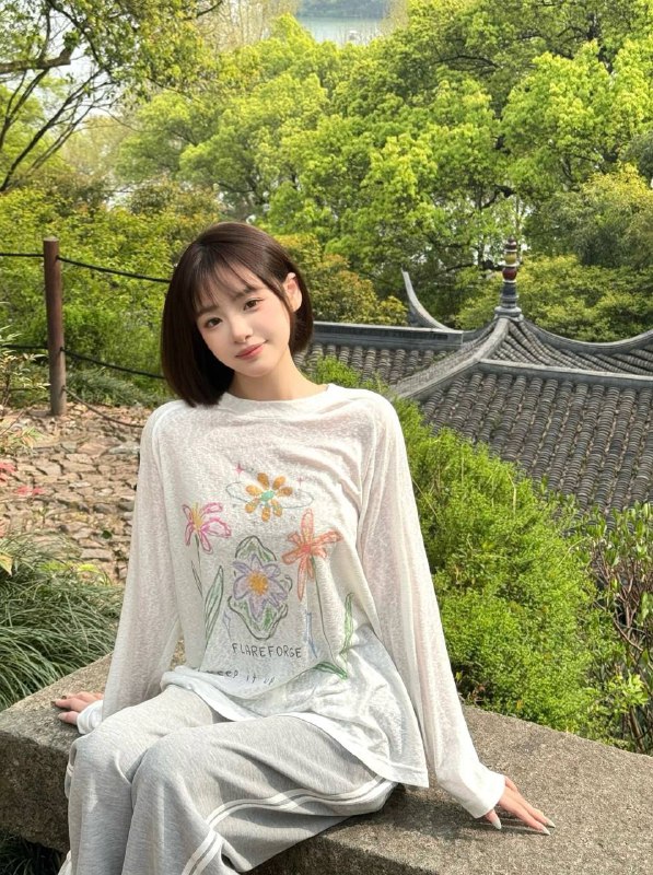 广州哈森🏠07刚破chu～白幼瘦 ，小灵❤️短期兼职 在校生 皮肤细腻透亮 南方小宝❤️身高:168 ，体重90，🐻B ，年龄07❤️素颜清纯 肤白音甜  贴心小女友感🌀❤️性格温柔 高素质 无一丝风尘味 超绝筷子腿❤️纯天然0️⃣整0️⃣纹身 自带仙女气息🍩#小灵