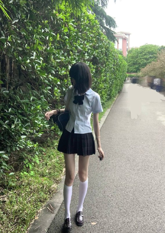 广州哈森🏠07刚破chu～白幼瘦 ，小灵❤️短期兼职 在校生 皮肤细腻透亮 南方小宝❤️身高:168 ，体重90，🐻B ，年龄07❤️素颜清纯 肤白音甜  贴心小女友感🌀❤️性格温柔 高素质 无一丝风尘味 超绝筷子腿❤️纯天然0️⃣整0️⃣纹身 自带仙女气息🍩#小灵