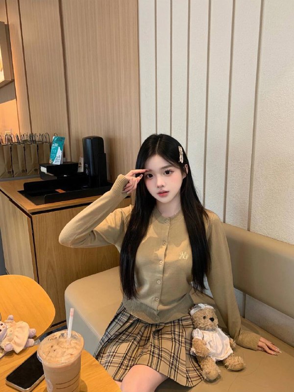 广州索隆🏠❤️人宛宛06年  暨南大学大二兼职 有学生证Age：06  Height：170cm Cup：C🍓真实学生兼职 可看证🍓真胸 妈生脸 无整🍓清新自然 乖巧礼貌🍓高素质  性格好  在校生🍓筷子腿 听话懂事  不催不急🉑登记🉑代开🉑蛇纹#宛宛
