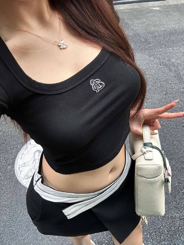 杨弈广州 176C 高白纯 07年✿又乖又甜 配合度高 好评必选🍑✿人前清纯人后骚  反差小母狗✿皮肤雪白  牛奶肌肤✿ 本人时尚洋气🉑69🐍吻