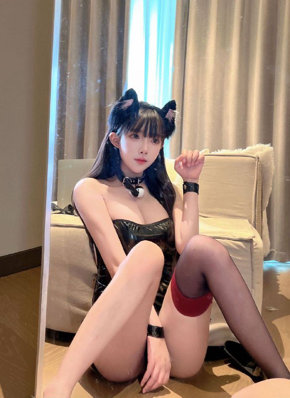 杨弈广州 极品性感小野猫🐱03年 身高168 童颜巨乳🍑臀  细腰 纯天然E皮肤白嫩 容颜精致性格温柔 待K如男友～