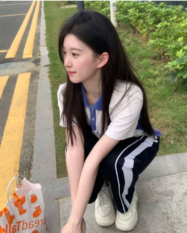 🏠#广州————————————团子06年/  170cm/🐻B / 95斤•  性格腼腆 无纹身  三点粉嫩• 待客如初恋 温柔且细腻 超好女友性格#团子————————————