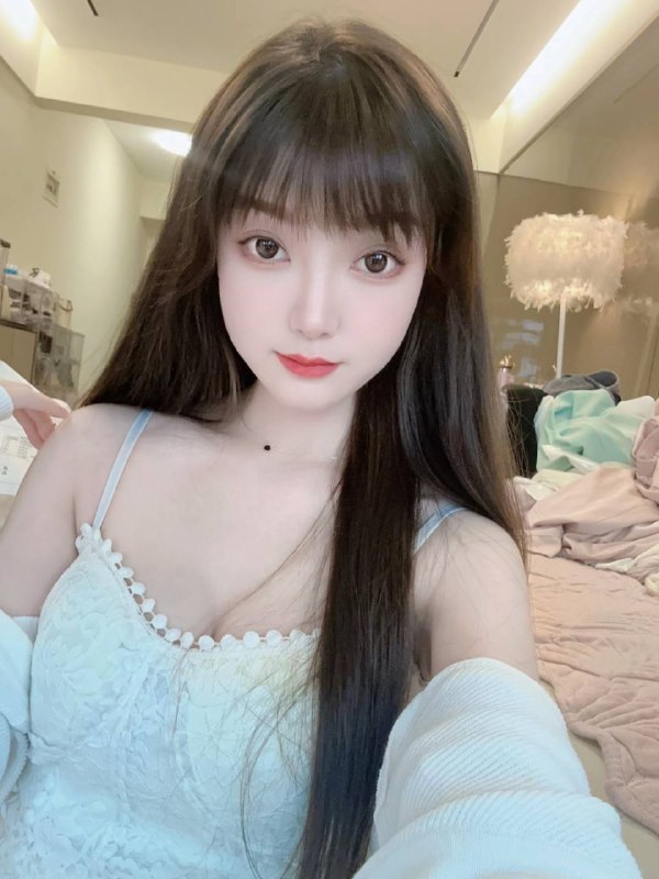 广州 蓝白白🏡伊伊165🐻D 02年清纯小女友 丝毫不风尘细皮嫩肉 娇小玲珑 活泼开朗 温柔体贴可爱乖巧懂事 冰清玉洁 一次牵手 回味无穷我希望我不是被选择 而是被热爱👩‍❤️‍💋‍👨遇见的都是天意 拥有的都是幸运