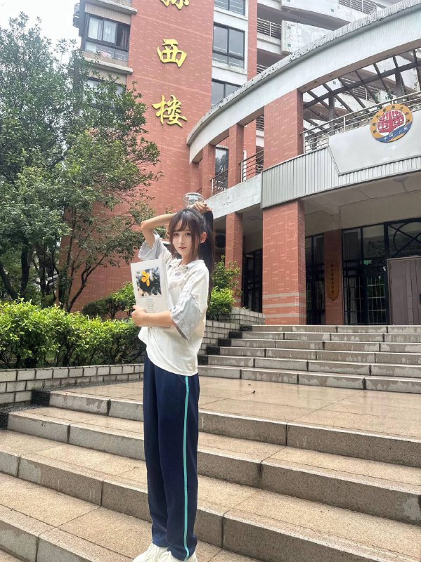 广州 蓝白白🏡白虎依依极品06年学生暑假兼职🌸全天然无纹身脾气好事少不挑160🐻c 初恋女友感觉小巧玲珑类型🉑69蛇纹双✈️🉑接受SM调教