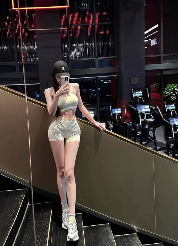 广州哈森🏠新人兼职🦜W 小知音.真实04年穿着洋气 五官精致 整容·奶油肌白皙光滑热爱健身有马甲线·细腰tun 黄金比例 前凸后翘筷子腿·初恋女友般温柔体贴细致周到柔情似水無整漫画脸 随意揉捏搓饱满傲人身材小蛮腰筷子腿雪白肌肤可遇不可求完美长腿白细直173E全身整無纹身素颜清纯 肤白音甜贴心小女友感皮肤光滑白皙女友般服务纯新人兼职!只接待素质课知书达理肯定讓妳對这次约会流连忘返♡#小知音#硬5