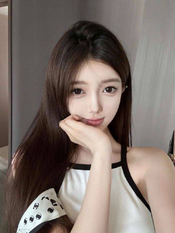 广州哈森🏠新人身高172 极品小白纯🉑️纯🉑️欲05年~ 甜美可人小仙女A 4腰 筷子腿，天然无整，真🐻36D配合高    前凸后翘 ，肤白嫩滑。在校生，短期兼职。遇见就是缘分 。皮肤超白粉嫩 配合度高#欣妍
