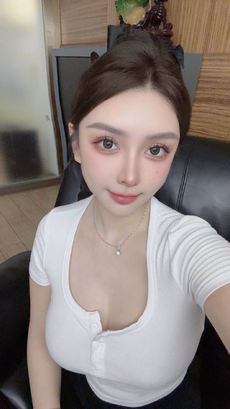 广州卡人🏠💛💛💛混血大蜜🍑体验不一样的异国风情海拔168cm 体重98斤🐻C外表火辣 内心温柔 喜欢健身完美S型身材🍑臀 真人真照🉑验Fw好 情商高🉑酒✌️#混血#大米#御姐