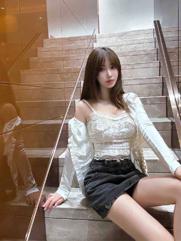 广州萧升🏠广州💌日本留学生🌟🌟🌟🌟🌟お会いできて嬉しいです纯欲系小网红——————————————————00年  169/D   腰细苗条S身材全身雪白  遇见即是心动💕#天河区#学生#t131