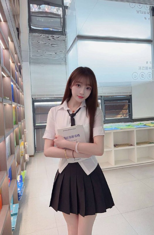 广州 蓝白白🏡小宝小宝 03 170C🐻清纯少女，白领性格温柔，情商高，皮肤特别白