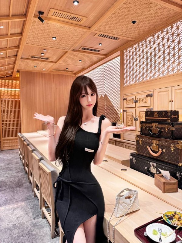 #广州王子诺🌹新人💗白净大长腿 极品烧杯 人间尤物平面模特 ｜Age: 20  Bust: DHeight: 170｜Hobby：游泳｜瑜伽｜贝斯性感温柔｜端庄大方｜洋气大牌｜谈吐优雅｜温柔随和｜魔鬼身材｜配合度极高 柔韧度极好 腰臀比完美 小腹无赘肉#小恩