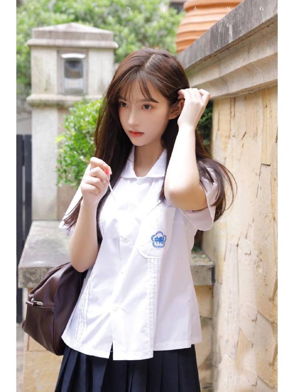 广州 蓝白白🏡小白🦜🫦身高169 体重95 B+• 抖音  小红书 网红 可御可甜• 极品甜妹 皮肤雪白蜜桃臀🌟皮肤光滑细腻 五官精致⭐️年轻💦多 待k温柔 素质女孩 有耐心#硬5