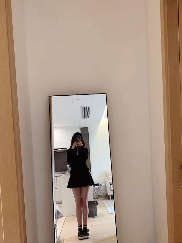 甜甜家🦁️05在校大学生，可看证学信网，偶偶兼职，童颜巨🐻，腰巨细～168真实D➕，女友感～无纹身，无赘肉～特长舞蹈，游泳，滑雪