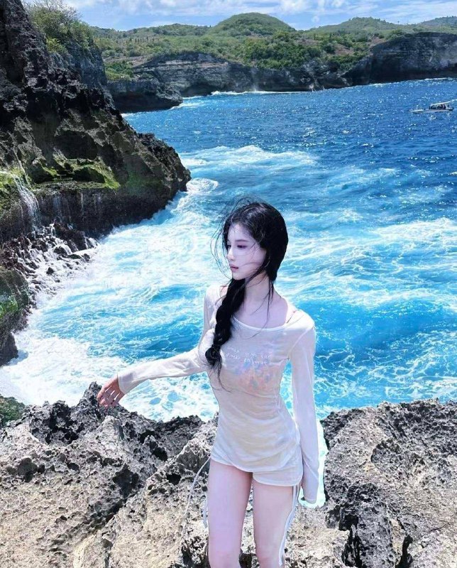 广州卡人🏠💛💛💛喜宝❤️人首开-极品纯欲全脸无整，身高172c，胸围C＋02年出生  体重50kg 内蒙女孩 无纹身极品s形身材  全身雪白  敏感体质配合高度  超级女友感#喜宝#无纹身#无整容#白小纯