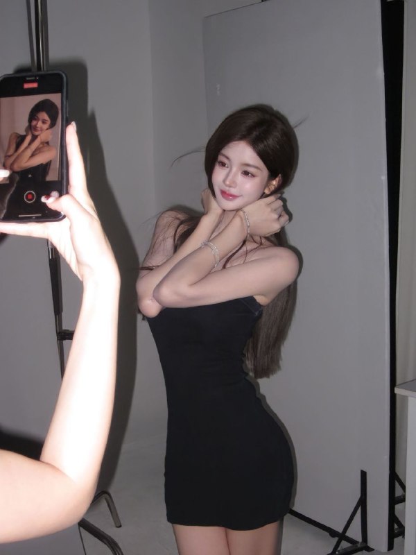 #广州王子诺🌹可洋气网红，可御姐170D甜美声线高学历情商高 皮肤雪白💡洋气五官精致 全身肌肤紧致细滑风格多变 性格温柔 热情投入#小鹿#网红