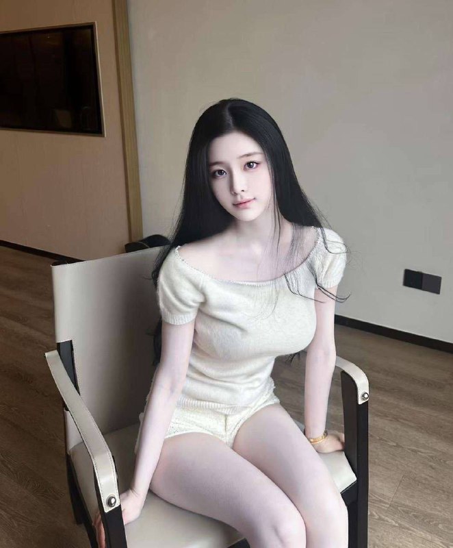 广州卡人🏠💛💛💛喜宝❤️人首开-极品纯欲全脸无整，身高172c，胸围C＋02年出生  体重50kg 内蒙女孩 无纹身极品s形身材  全身雪白  敏感体质配合高度  超级女友感#喜宝#无纹身#无整容#白小纯