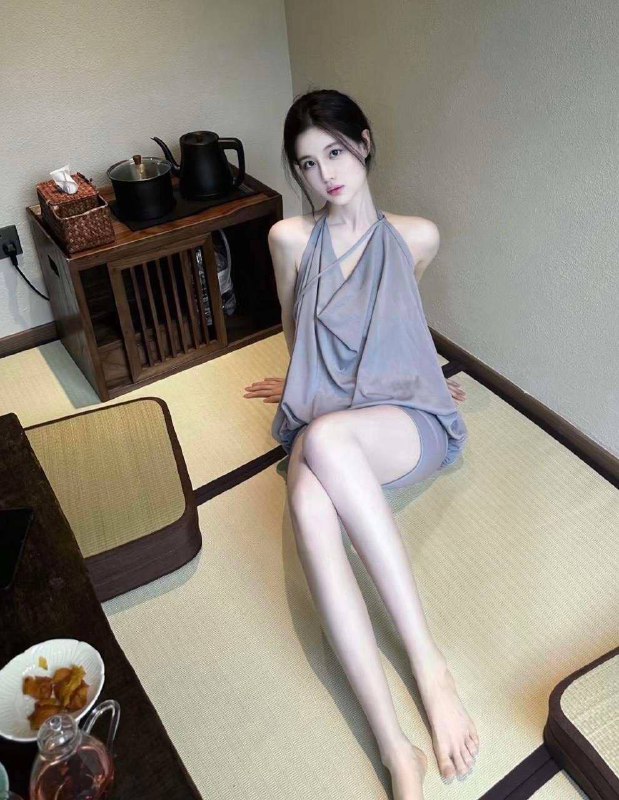 广州卡人🏠💛💛💛喜宝❤️人首开-极品纯欲全脸无整，身高172c，胸围C＋02年出生  体重50kg 内蒙女孩 无纹身极品s形身材  全身雪白  敏感体质配合高度  超级女友感#喜宝#无纹身#无整容#白小纯