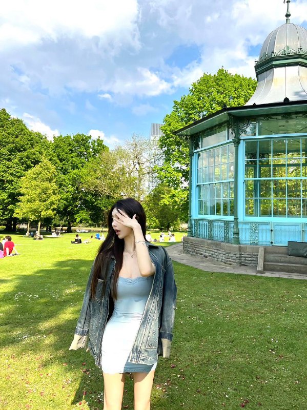 广州🏡周依身高: 170🐻d  体重95御姐类型（喜欢学生款勿选）●筷子/腿大牌气质性感●热情开朗有耐心不催高素质爱好健身瑜伽短期兼职，期待和你相遇💕