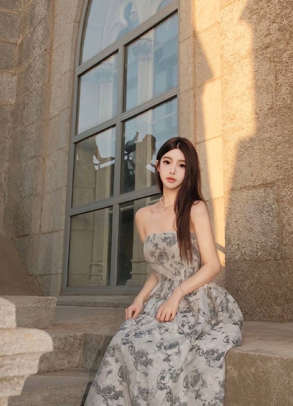 广州🏡周依身高: 170🐻d  体重95御姐类型（喜欢学生款勿选）●筷子/腿大牌气质性感●热情开朗有耐心不催高素质爱好健身瑜伽短期兼职，期待和你相遇💕