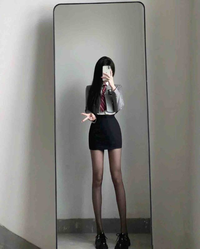 广州🏡丽丽04 172大长腿• 𝐇𝐞𝐢𝐠𝐡𝐭净足🦶172，0水份• 𝐖𝐞𝐢𝐠𝐡𝐭体重90• 𝐁𝐮𝐬𝐭胸围/c• 𝐀𝐠𝐞年龄/04，🉑验身份证✔️性格温柔 极品妹儿✔️匀称无赘肉 超级大长腿硬5条件，暂时开3