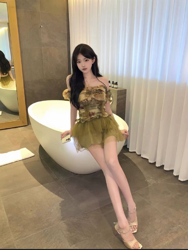 图图🏠广州 硬5HEIGHT：168cmAGE：       2003年BUST：    E CUP纯新人兼职 只短开