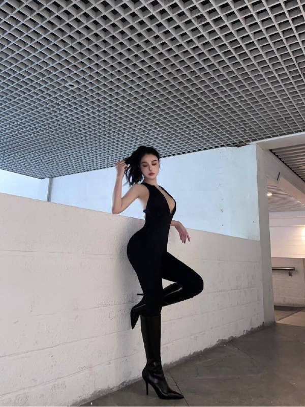 广州🌹兼职 短暂停留 普拉提教练 173 F 蜜桃臀 小蛮腰 真F胸梦娜