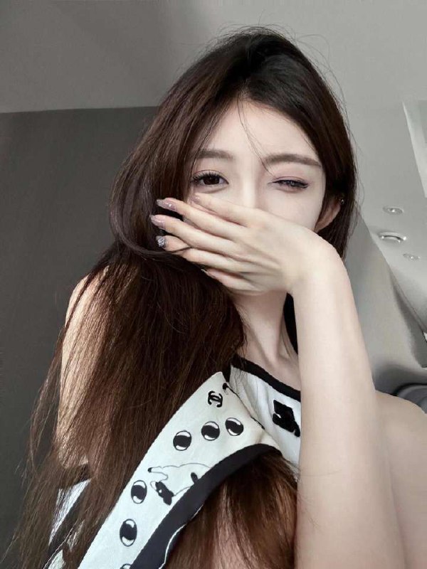 广州🌹新人🦜硬5身高172 极品小白纯🉑️纯🉑️欲05年~ 甜美可人小仙女A 4腰 筷子腿，天然无整，真🐻36D配合高    前凸后翘 ，肤白嫩滑。在校生，短期兼职。遇见就是缘分 。皮肤超白粉嫩 配合度高硬5欣