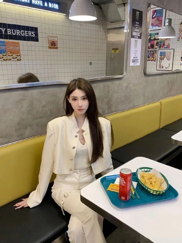 广州阿宝🏡俊贤3偏瘦😘身高170   胸C   04年😘兼职模特  拥有高挑曼妙的身材精致的面容  细长的腿  樱桃小嘴小腹无熬肉 上下粉嫩  明亮的大眼不抽烟  不喝酒  全身无整天然内饰😘由于刚接触这个行业  只接素质课以下照片纯相机拍摄无p图修改😘服务超级温柔   纯御类型