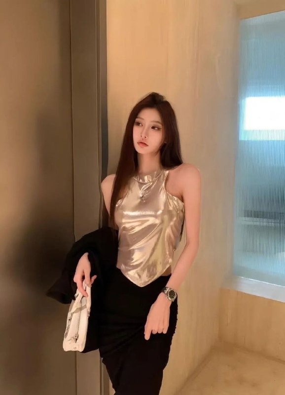 广州阿宝🏡俊贤3偏瘦😘身高170   胸C   04年😘兼职模特  拥有高挑曼妙的身材精致的面容  细长的腿  樱桃小嘴小腹无熬肉 上下粉嫩  明亮的大眼不抽烟  不喝酒  全身无整天然内饰😘由于刚接触这个行业  只接素质课以下照片纯相机拍摄无p图修改😘服务超级温柔   纯御类型