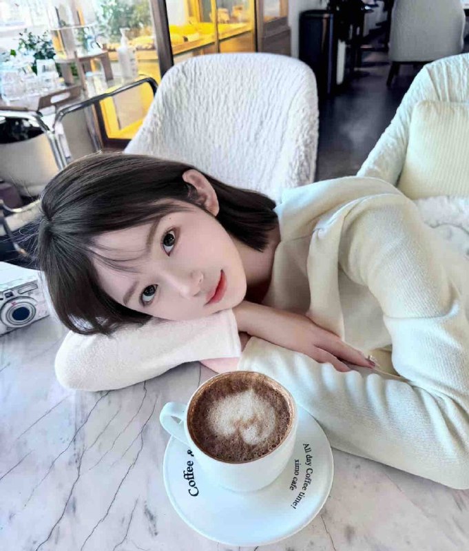 广州🏠💛💛💛兔子牙05年/88斤/163/ C，高中刚毕业全部本人实拍照，所见即所得12年舞蹈功底，S身材马甲线翘臀一字马，柔韧性很好，解锁新姿势有jk， 有制服， 震兔子牙白小纯短发舞蹈生