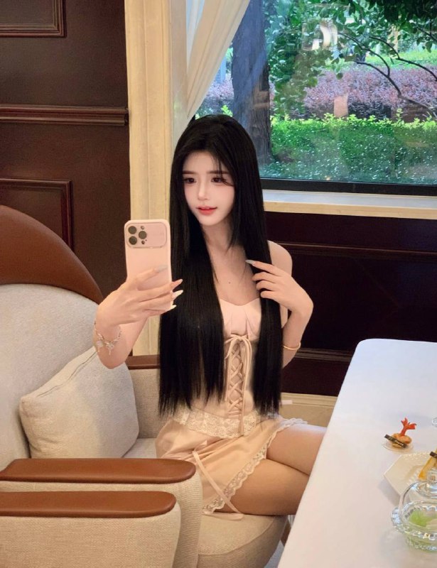 广州🏠05年台湾白纯小嗲妹⭐高素质 肤皮非常白滑五官精致⭐涩羞可爱 乖听巧话 气质甜美款⭐年轻💦多👇紧面致有弹性⭐待k温柔 体贴高 素质女友范 有耐⭐真实05年166C 无纹身全身雪白⭐️可驾驭不同风格🉑️纯🉑️欲 声音娇软动台湾