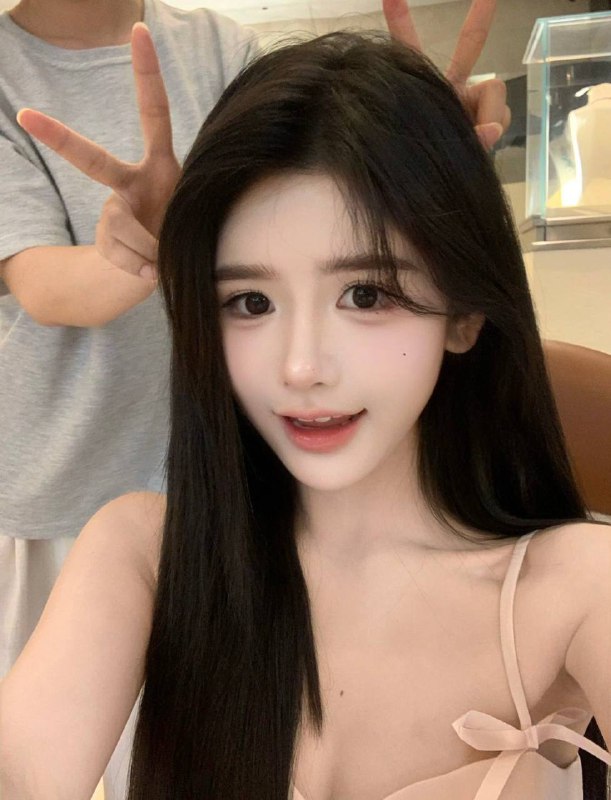 广州🏠05年台湾白纯小嗲妹⭐高素质 肤皮非常白滑五官精致⭐涩羞可爱 乖听巧话 气质甜美款⭐年轻💦多👇紧面致有弹性⭐待k温柔 体贴高 素质女友范 有耐⭐真实05年166C 无纹身全身雪白⭐️可驾驭不同风格🉑️纯🉑️欲 声音娇软动台湾