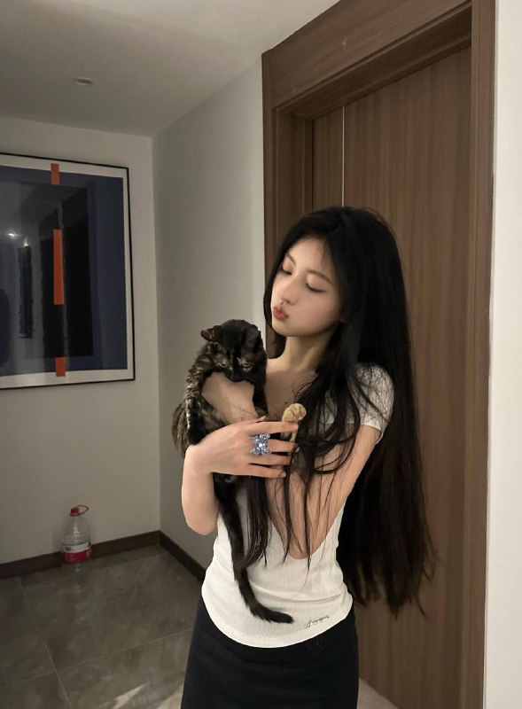 广州🌹𝐇𝐞𝐢𝐠𝐡𝐭身高/168 真实00后𝐖𝐞𝐢𝐠𝐡𝐭体重/85• 𝐁𝐮𝐬𝐭胸围/D 𝐎𝐜𝐜𝐮𝐩𝐚𝐭𝐢𝐨𝐧/媒体系在校👩‍🎓• 皮肤雪白  洋气  可爱初恋女友feel• 上下粉嫩  紧致水润  一线天• 超温柔  性格开朗。智