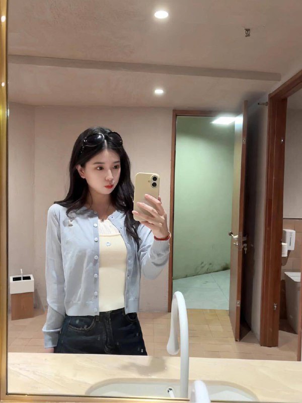 广州🏠💛💛💛月亮 新人首次⬇️🌊• 𝐇𝐞𝐢𝐠𝐡𝐭身高/166• 𝐖𝐞𝐢𝐠𝐡𝐭体重/88• 𝐁𝐮𝐬𝐭胸D• 𝐀𝐠𝐞年龄/01年• 𝐎𝐜𝐜𝐮𝐩𝐚𝐭𝐢𝐨𝐧清纯可爱/ 可素颜见k/皮肤光滑丝滑雪白无暇 婴儿肌肤• 𝐒𝐩𝐞𝐜𝐢𝐚𝐥𝐢𝐭𝐲/性格温顺/🉑69不催不月亮