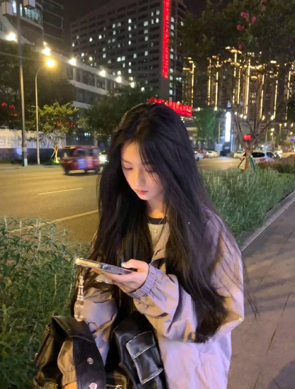 广州🌹𝐇𝐞𝐢𝐠𝐡𝐭身高/168 真实00后𝐖𝐞𝐢𝐠𝐡𝐭体重/85• 𝐁𝐮𝐬𝐭胸围/D 𝐎𝐜𝐜𝐮𝐩𝐚𝐭𝐢𝐨𝐧/媒体系在校👩‍🎓• 皮肤雪白  洋气  可爱初恋女友feel• 上下粉嫩  紧致水润  一线天• 超温柔  性格开朗。智