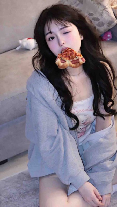 广州🌹华南师范在读 广州本地人 粤语频道• 170cm x 45kg x 36C•  WAIST 60 / HIPS 88校园甜妹兼职 纯欲天花板童颜无整纯天然 小蛮腰  S身材天生敏感体质 紧致粉嫩温柔恬静 初恋女友feel假一赔十🉑指定妞妞粤语