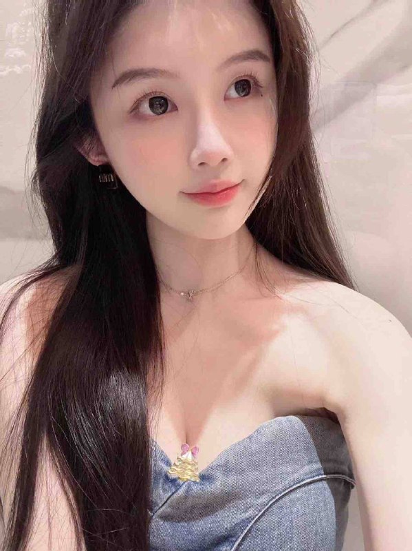 图图🏠广州🦜硬5星海学院舞蹈生5.W🎬第一天170D 清纯元气美少女系花👉0整容，气质超好，甜美可人👈情商高 素质高 谈吐大方 无不良嗜好星海学院大二在读，🉑️一字马圈外女友，短期兼职只约会高素质客户，真人真照，假赔   不验证广州硬5