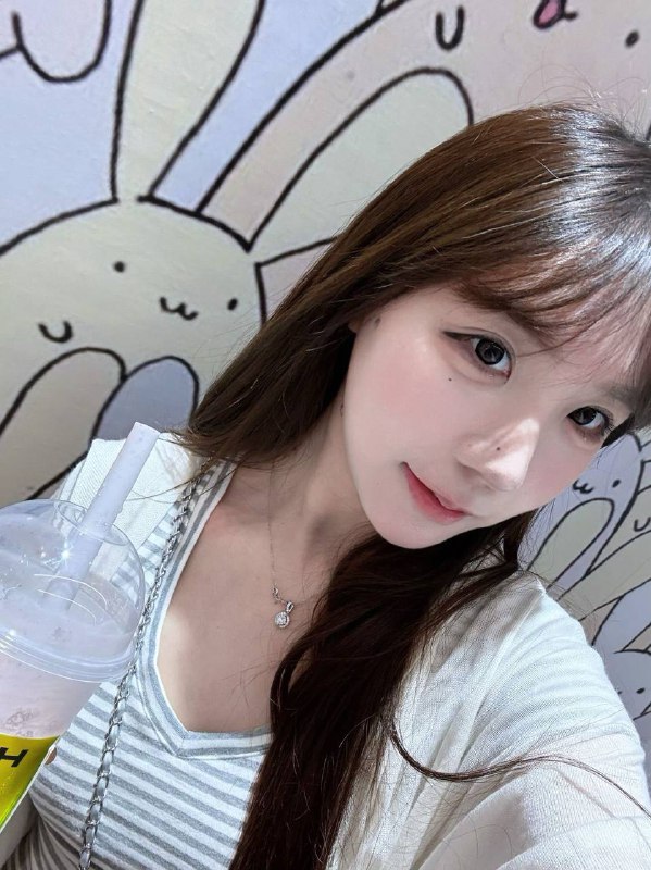 图图🏠广州小鱼  兼职短开🌟真实04年 身高168cm可尺量🐻34D  体重48kg🌟日系女友，可纯可欲，温柔体贴，女友feel🌟只接素质课，不去小酒店学生兼职不常开，且见且珍惜，期待和你的约会☺️