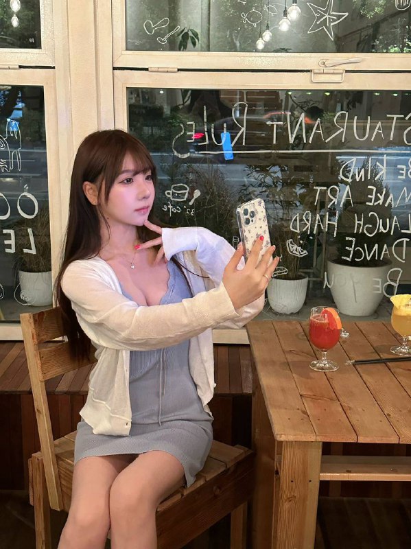 图图🏠广州小鱼  兼职短开🌟真实04年 身高168cm可尺量🐻34D  体重48kg🌟日系女友，可纯可欲，温柔体贴，女友feel🌟只接素质课，不去小酒店学生兼职不常开，且见且珍惜，期待和你的约会☺️